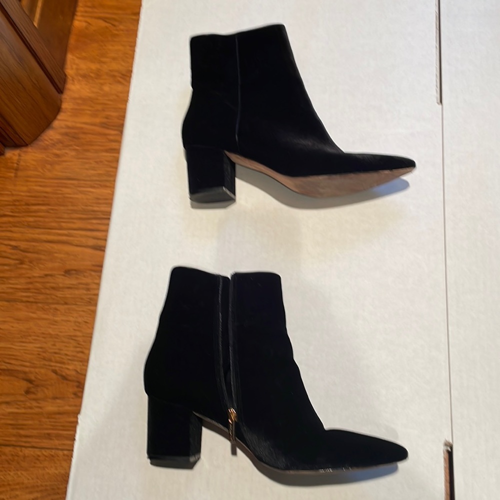 Steven black velvet boots